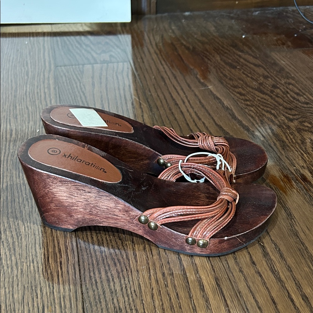 Xhilaration Brown Tan Strappy Wedge platform slip on sandals NEW Vtg Sz 8
